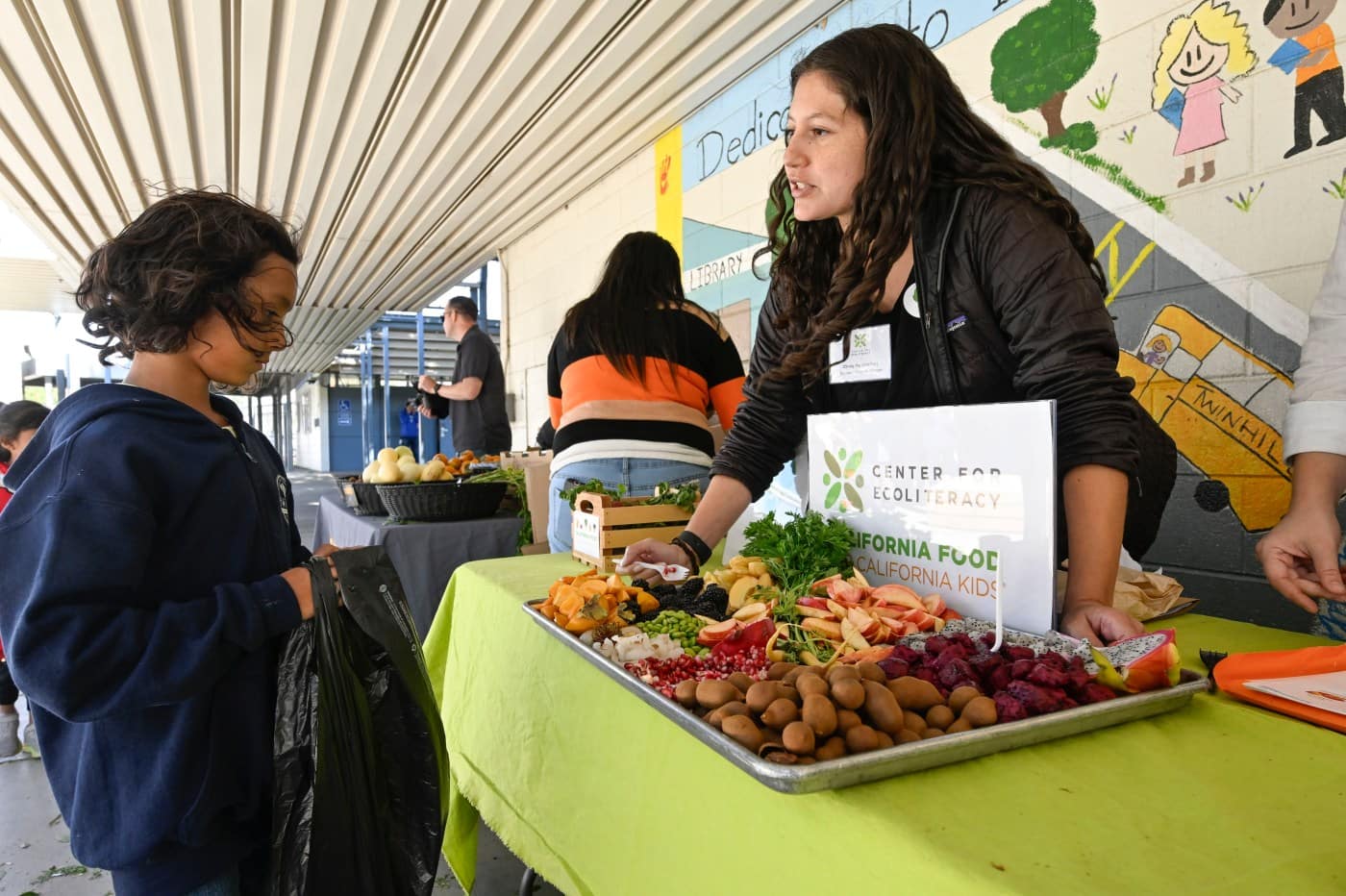 Kids learn about, enjoy fruits, vegetables at Riverside’s Twinhill Elementary School